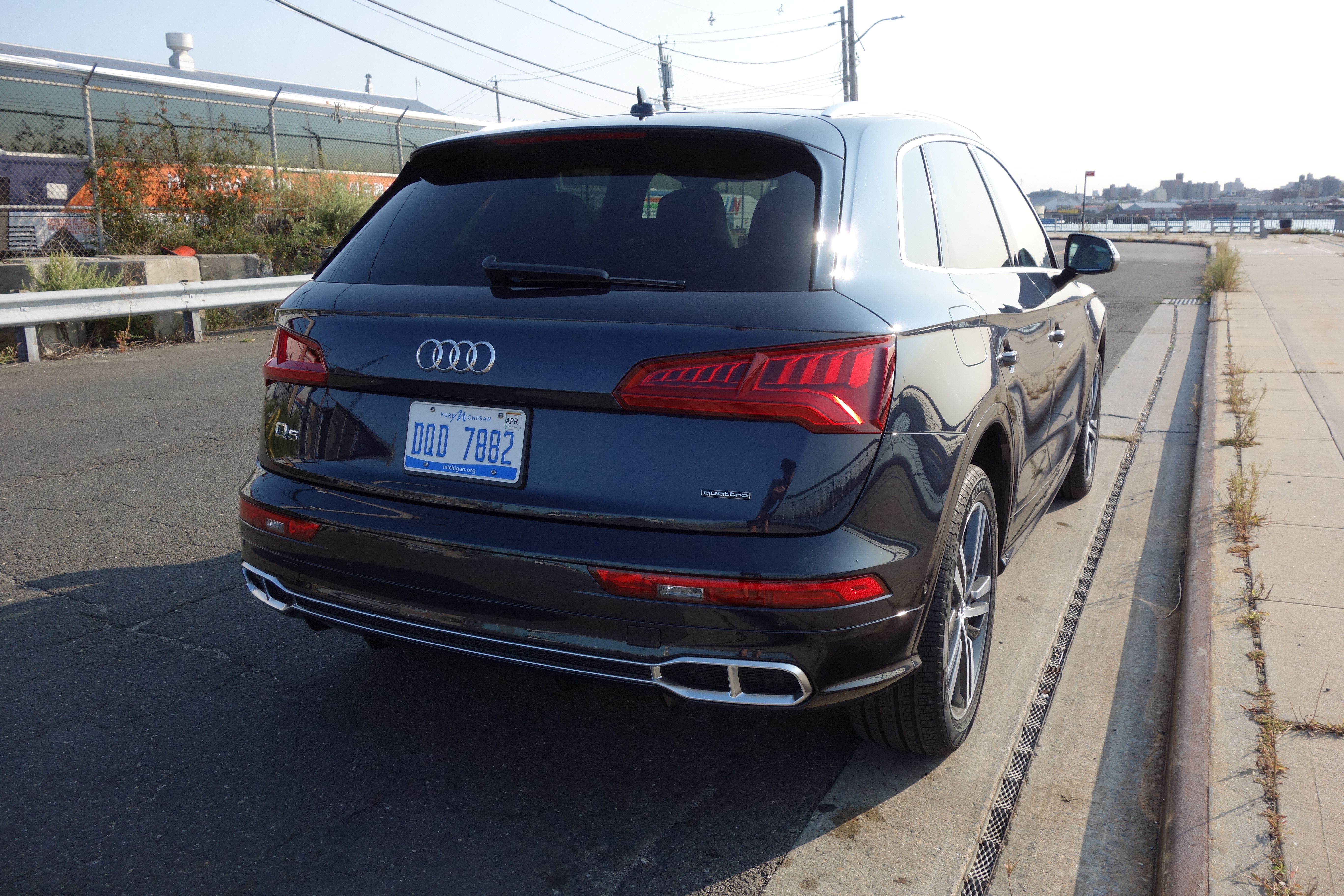 2020 Audi Q5 e interior