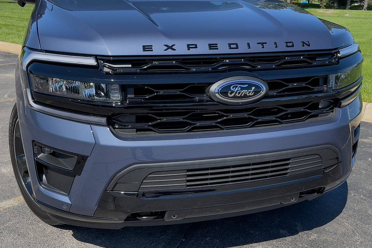 2022 Ford Expedition Stealth Edition Front Grille