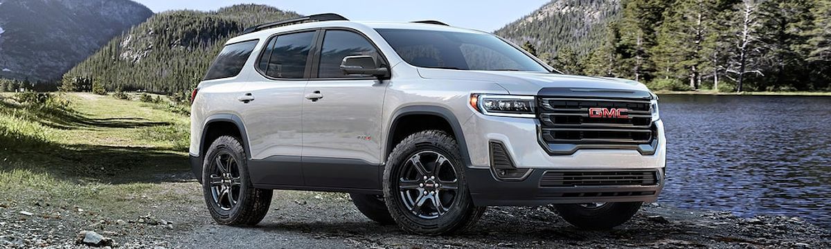 2023 GMC Acadia AT4 Off-road SUV Exterior Front Side View