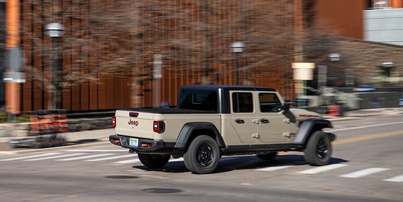 Jeep Gladiator Mojave Reviews: Is It The King Of The Desert?