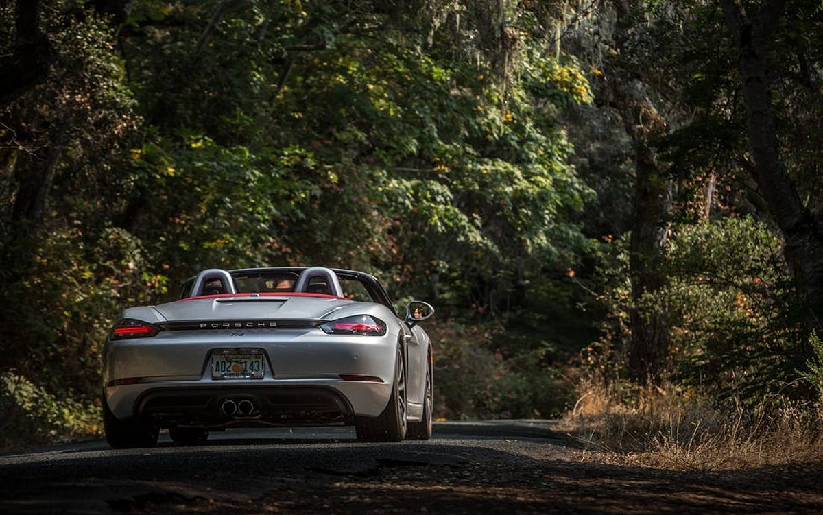 Porsche 718 Boxster front and rear design